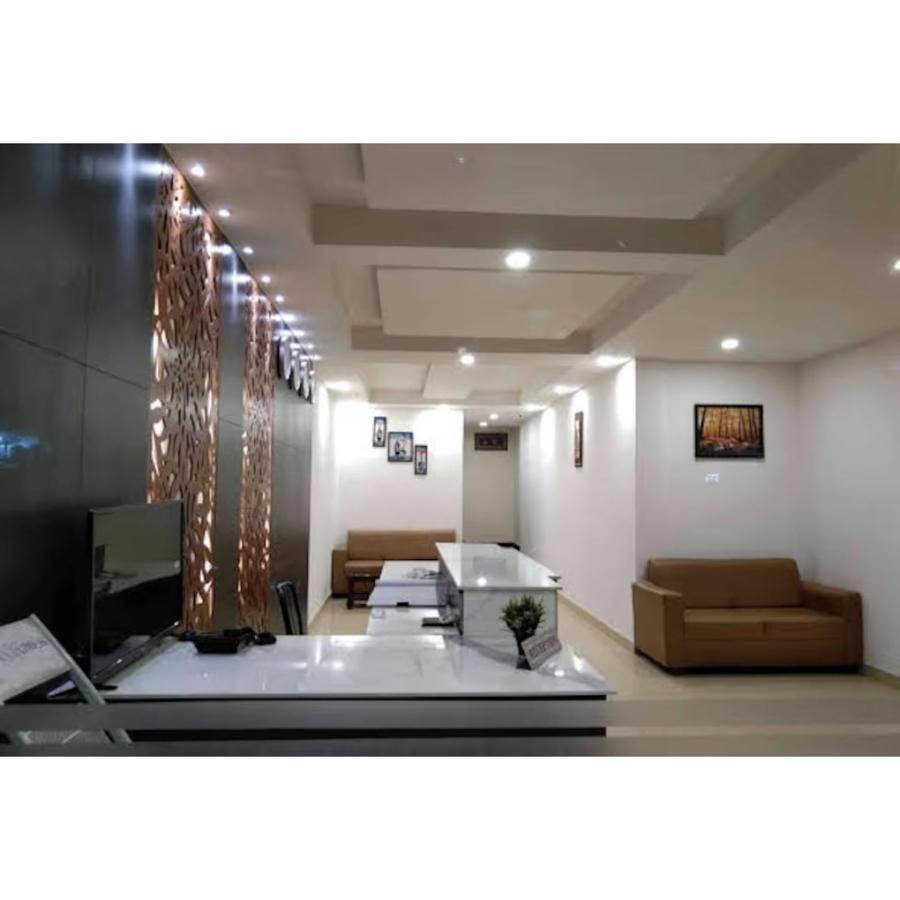 Hotel Meridian Grand Shamshabad Exteriör bild