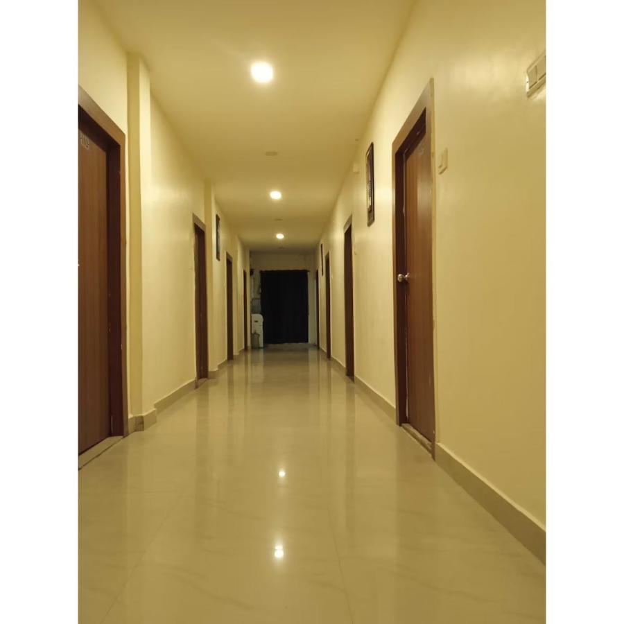 Hotel Meridian Grand Shamshabad Exteriör bild